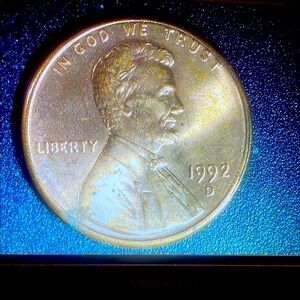 Liberty Coin 1992 D - Gold Tone